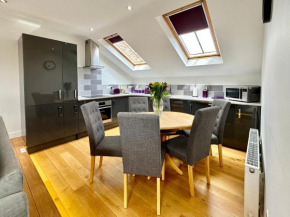 7 Blue bridge Loft Apartment with private parking